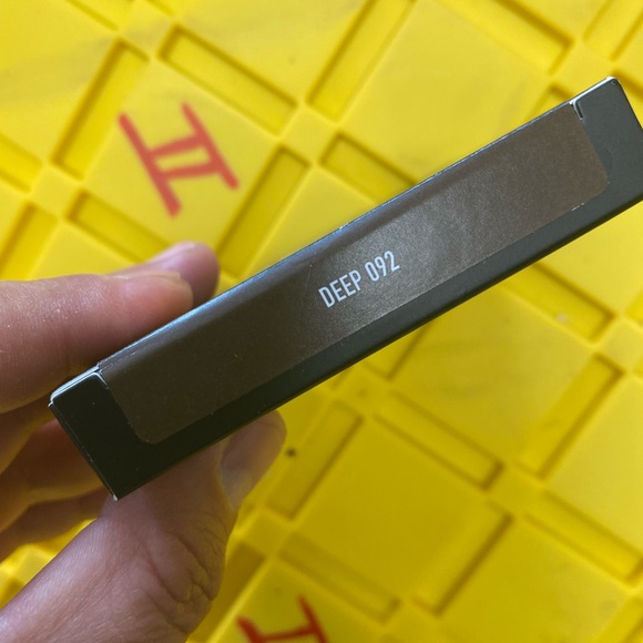 NEW KVD Beauty Good Apple Skin-Perfecting Foundation Balm - Deep 092 - Picture 3 of 3